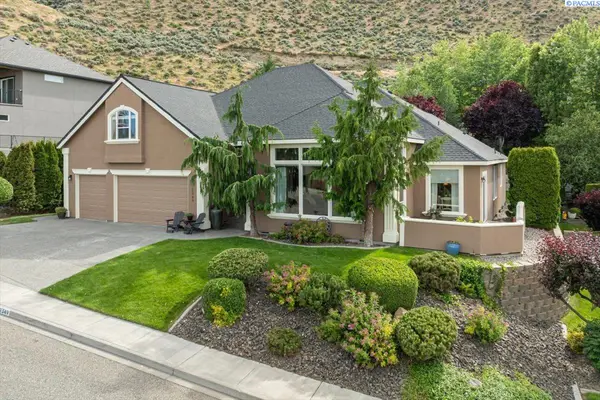 2349 Morency Dr, Richland, WA 99352
