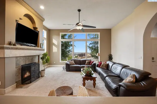 2349 Morency Dr, Richland, WA 99352