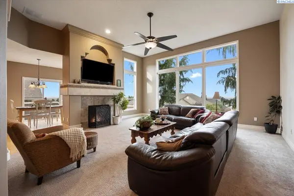 2349 Morency Dr, Richland, WA 99352