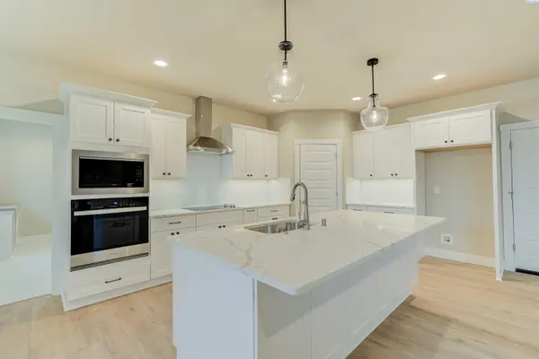 1072 N Grant Place, Kennewick, WA 99336