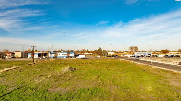 124 S Cedar Avenue, Pasco, WA 99301