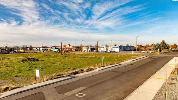 124 S Cedar Avenue, Pasco, WA 99301