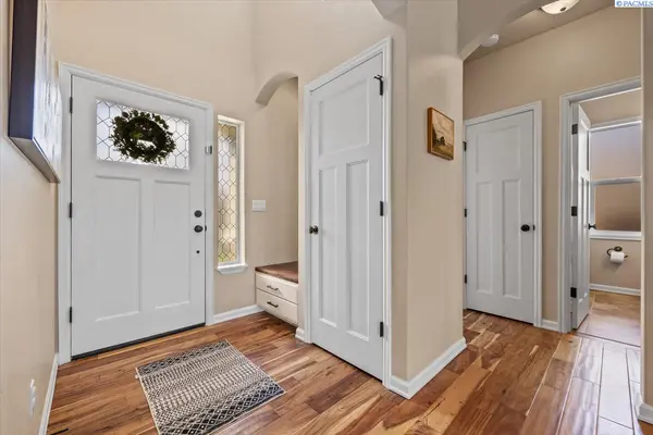 1150 N Montana, Kennewick, WA 99336