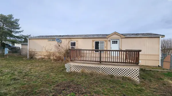 255 NW Golden Hills Dr. #44, Pullman, WA 99163