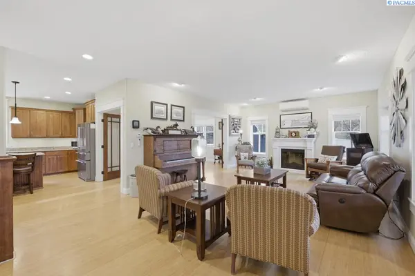 1027 SW Ryan Ct, Pullman, WA 99163