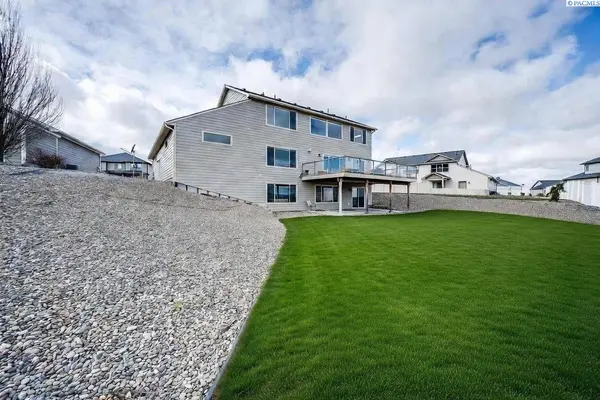 810 SW Windy Point Court, Pullman, WA 99163
