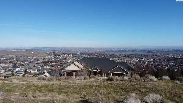 486 Mont Blanc Way, Richland, WA 99352