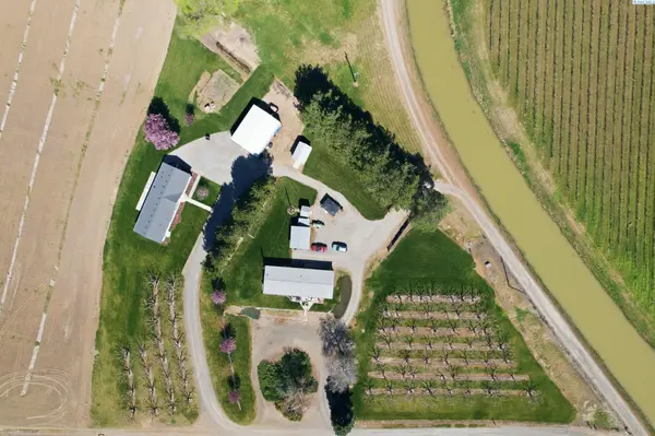 837 Olmstead Rd, Grandview, WA 98930