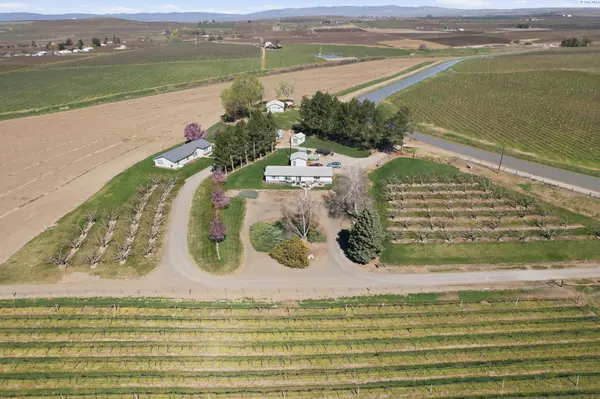 837 Olmstead Rd, Grandview, WA 98930