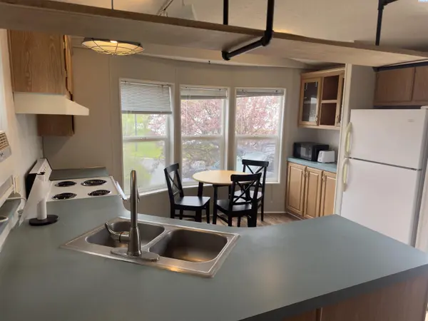 260 NW Golden Hills #42, Pullman, WA 99163-2177