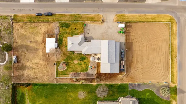 2205 Rd 72, Pasco, WA 99301