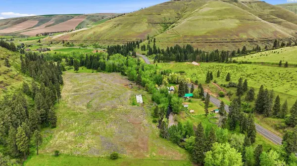 632 N Touchet Road, Dayton, WA 99328