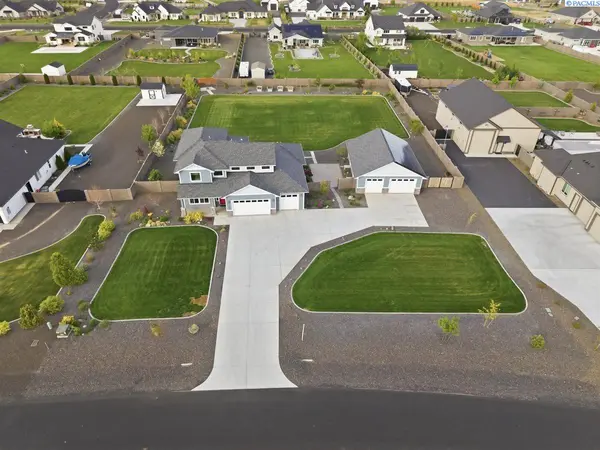 13934 S Furlong Ln, Kennewick, WA 99338