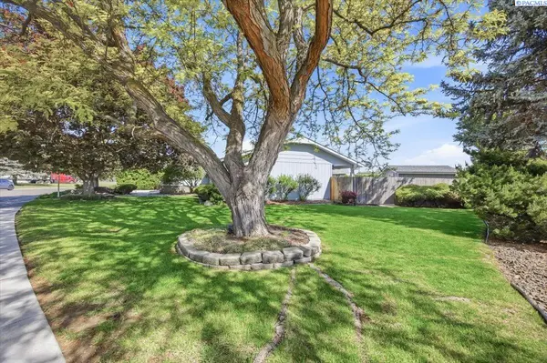 1909 S Newport St, Kennewick, WA 99337