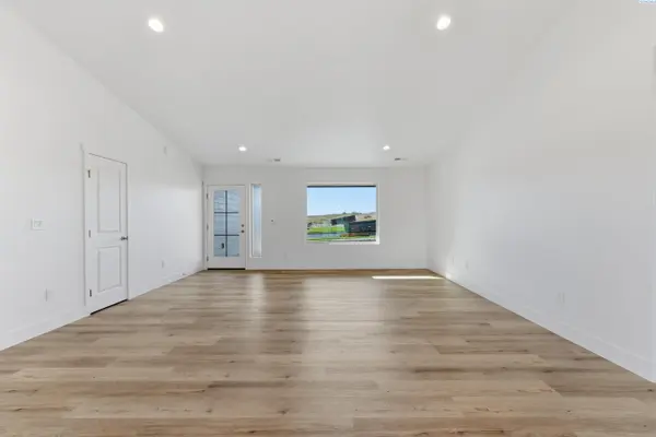 4219 Road 104, Pasco, WA 99301