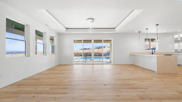 24168 S 242 PR SW, Prosser, WA 99350