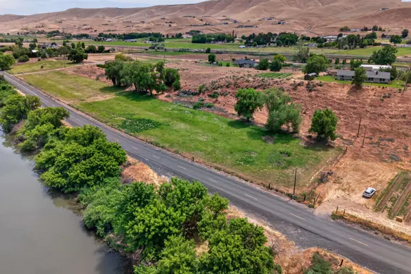 166903 W Byron Rd, Prosser, WA 99350