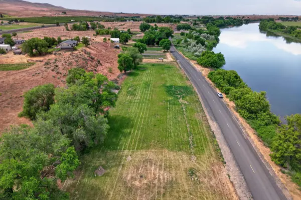 166903 W Byron Rd, Prosser, WA 99350