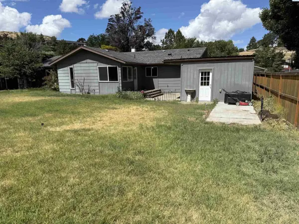 1336 Scenic Dr, Prosser, WA 99350