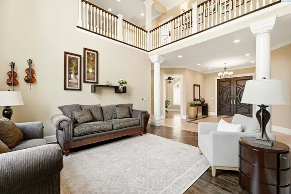 1294 Country Ridge Dr, Richland, WA 99352
