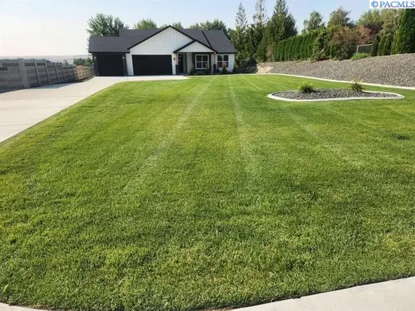 375 Rachel Rd., Kennewick, WA 99338