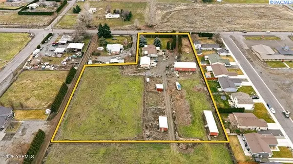 7703 Ahtanum Rd, Yakima, WA 98903