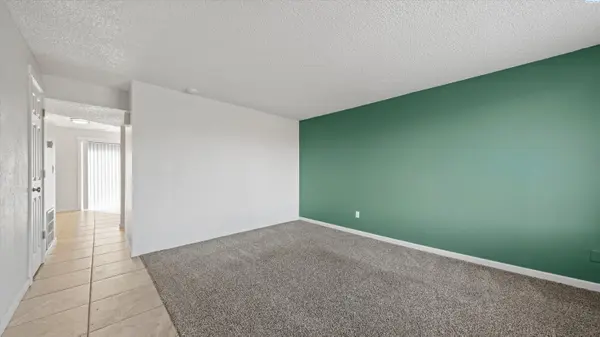 2313 W Sylvester St #C-8, Pasco, WA 99301