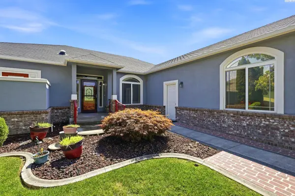 4004 Desert Plateau Dr., Pasco, WA 99301