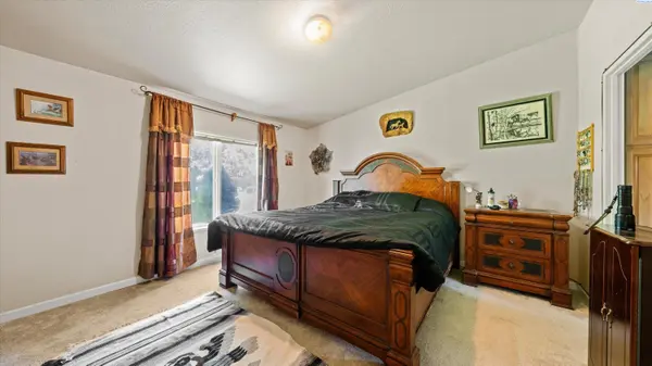 1011 Babs Ave, Benton City, WA 99320