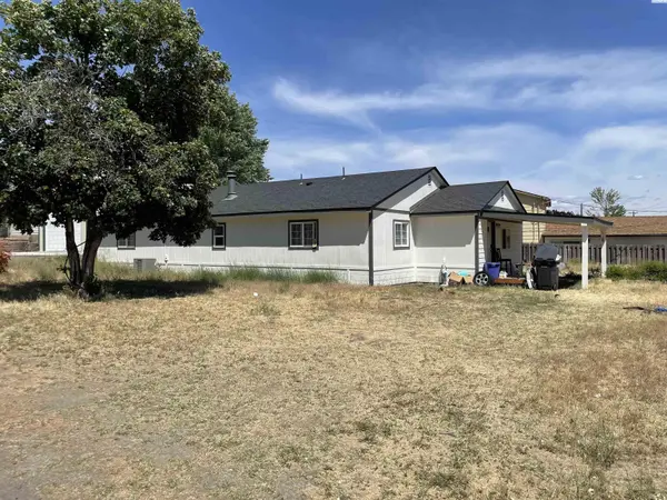 6106 Desert View, West Richland, WA 99353