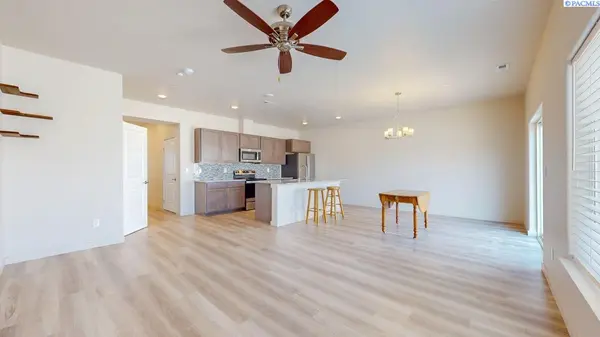 3934 W 5th Place, Kennewick, WA 99336