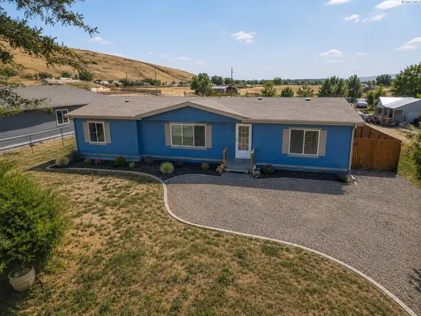 81 Morrow St, Endicott, WA 99125