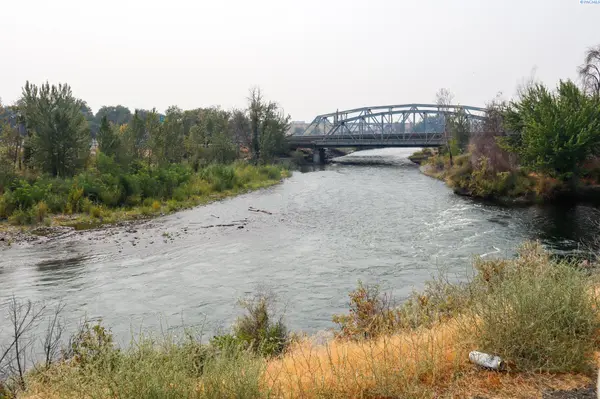 740 Rest Haven Road, Yakima, WA 98901