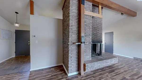 1645 NE Lower Drive, Pullman, WA 99163