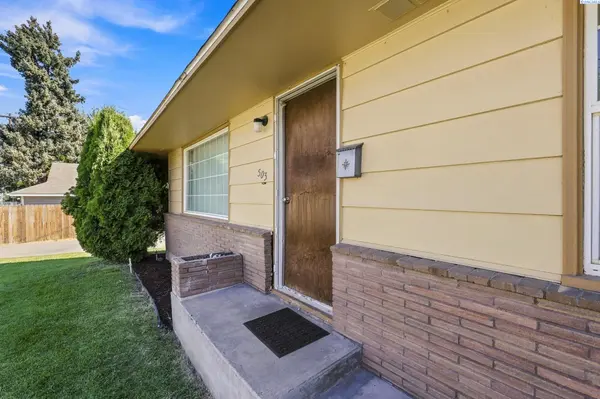 503 Hillcrest St, Grandview, WA 98930