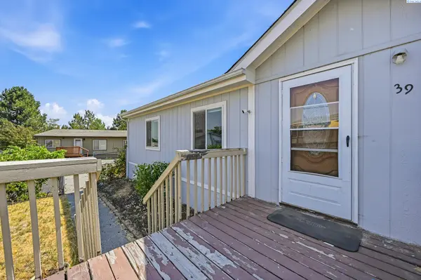 255 NW Golden Hils #39, Pullman, WA 99163