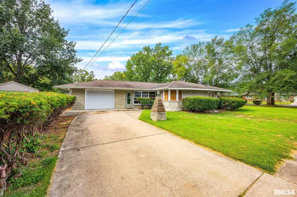 1704 SHORT DR, Pekin, IL 61554
