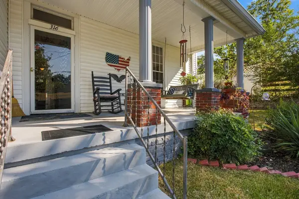 316 E College St, Pulaski, TN 38478