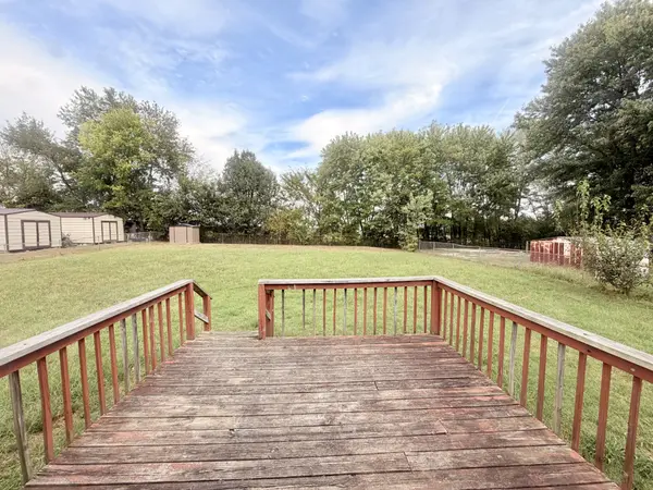 2064 Carneal Ln, Oak Grove, KY 42262