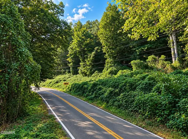 12 Pittman Center Road, Sevierville, TN 37876