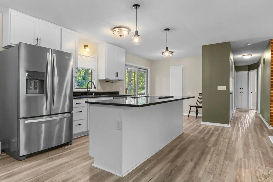 5375 Matterhorn DR NE, Fridley, MN 55421