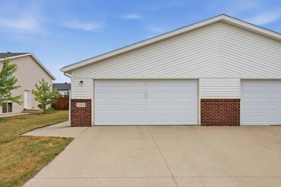 3424 16th ST S, Moorhead, MN 56560