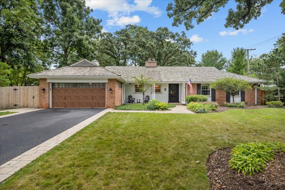 975 Inverlieth TER, Lake Forest, IL 60045