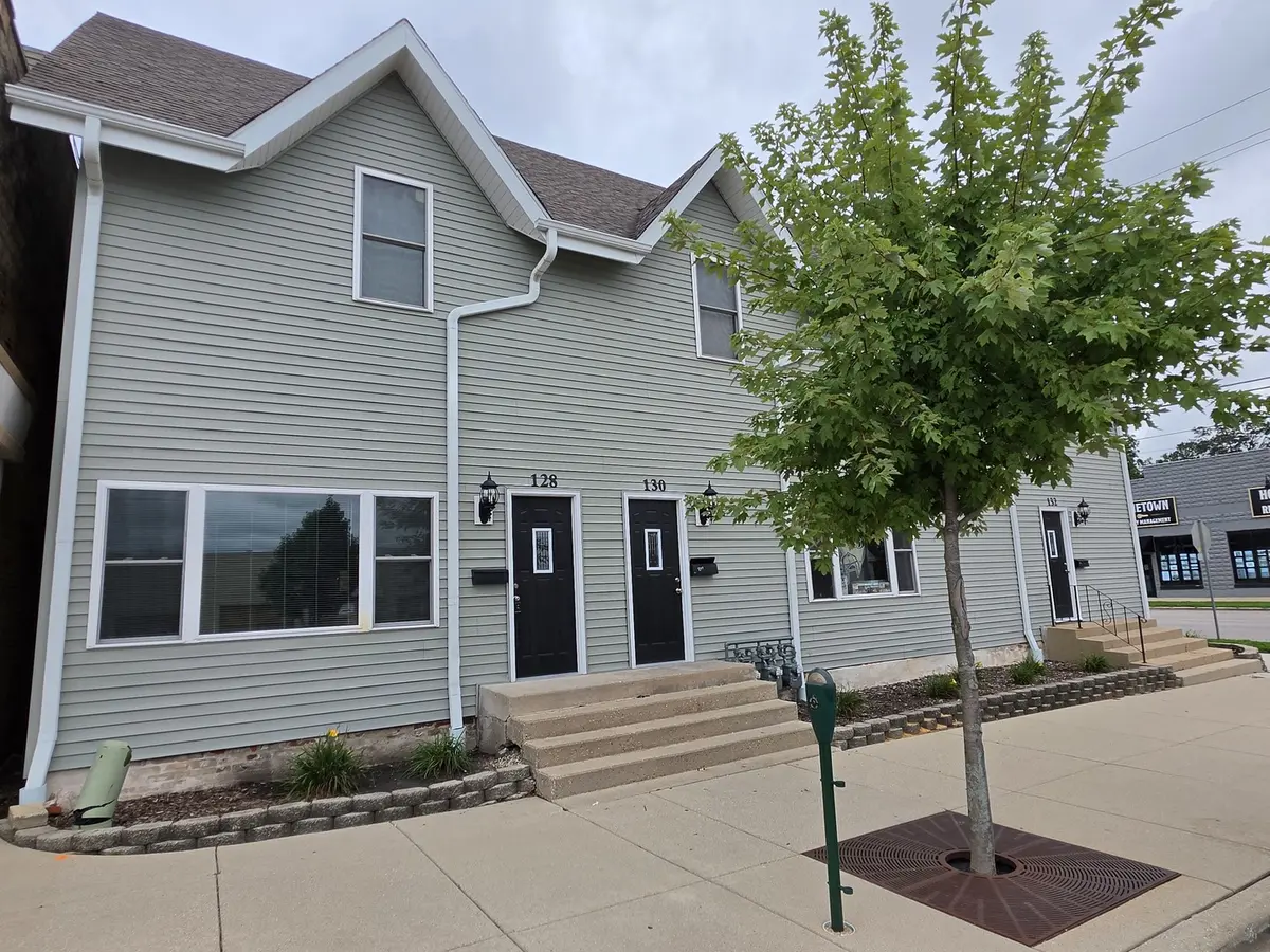 128 S California ST #128, Sycamore, IL 60178