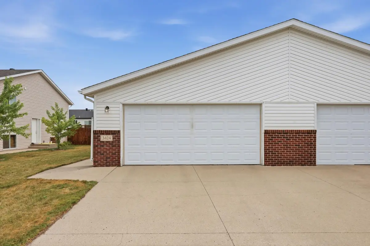 3424 16th ST S, Moorhead, MN 56560