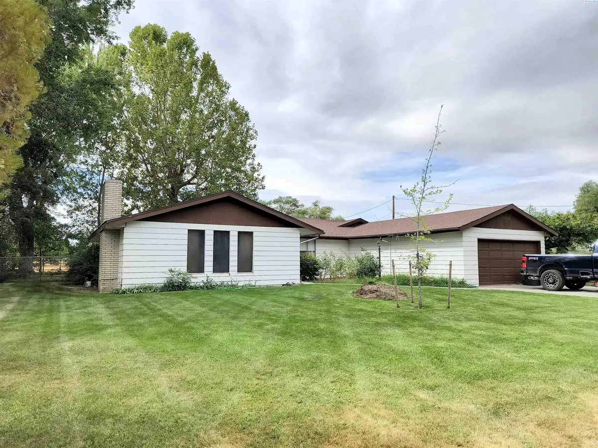 210703 E Bryson Brown Rd, Kennewick, WA 99337