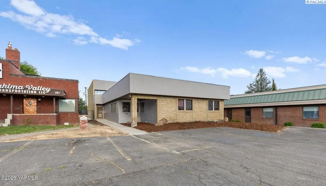 303 S 12th Ave, Yakima, WA 98902
