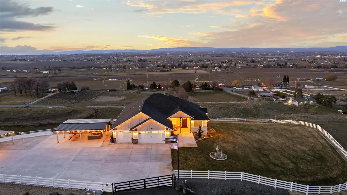 21902 S 1522 PR SW, Prosser, WA 99350