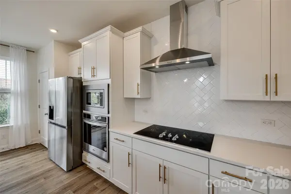 400 Simeon DR, Charlotte, NC 28208