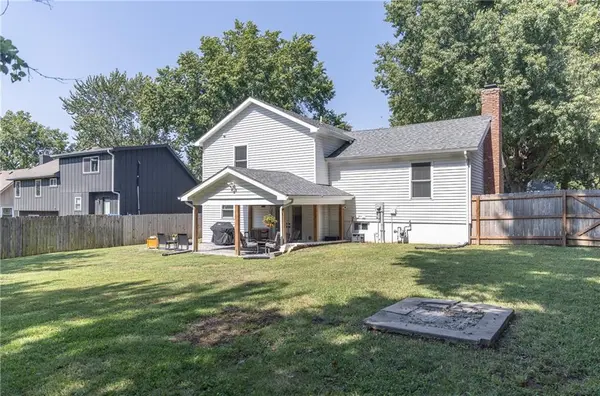 1829 152nd CIR #E, Olathe, KS 66062